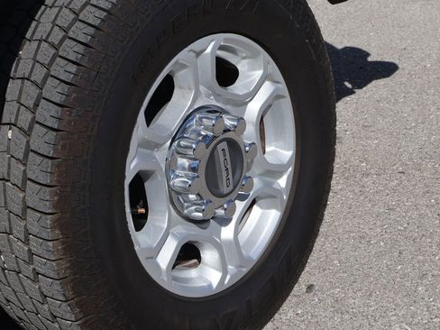 Used 2025 Ford F250 XLT image 38