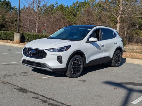 New 2026 Ford Escape Platinum w/ Premium Technology Package image 8