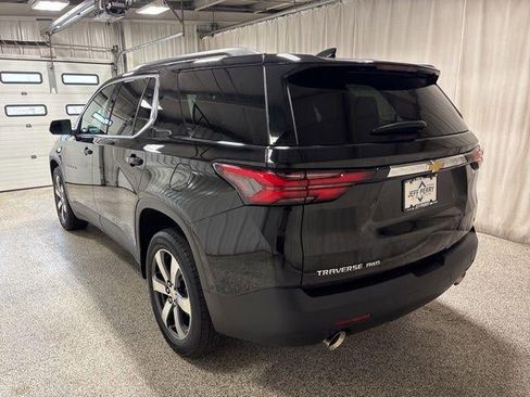 Used 2023 Chevrolet Traverse LT w/ LT Premium Package AWD/4WD image 6
