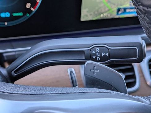 Used 2023 Mercedes-Benz GLS 450 4MATIC image 32