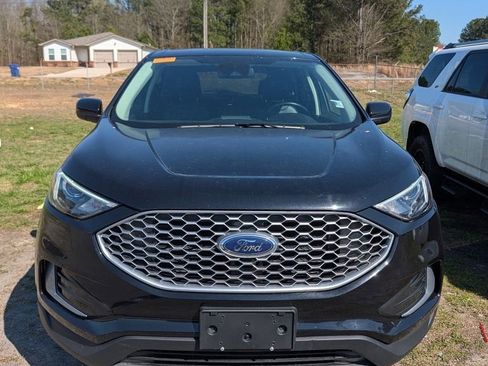 Used 2023 Ford Edge SEL image 2