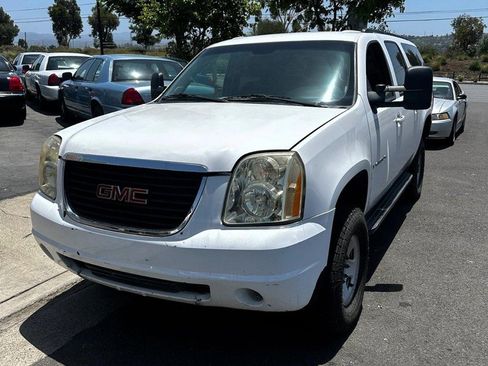 Used 2009 GMC Yukon XL 2500 w/ Skid Plate Package image 1