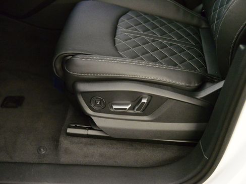 New 2026 Audi SQ7 Prestige image 22