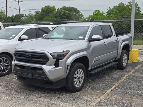 Used 2024 Toyota Tacoma SR5 RWD image 5