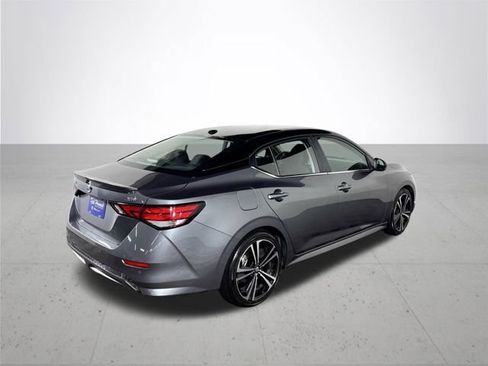 Used 2022 Nissan Sentra SR w/ Electronics Package FWD image 3