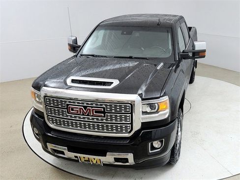 Used 2019 GMC Sierra 3500 Denali image 14