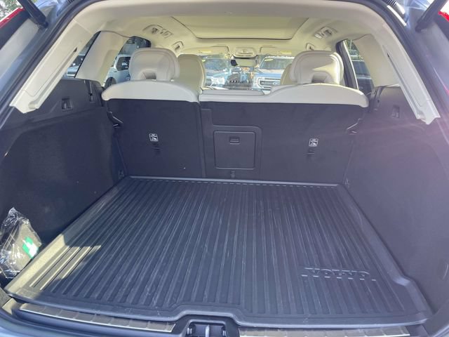 Certified 2024 Volvo XC60 B5 Plus AWD/4WD image 10