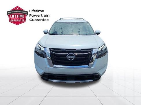 Certified 2025 Nissan Pathfinder SL AWD/4WD image 4