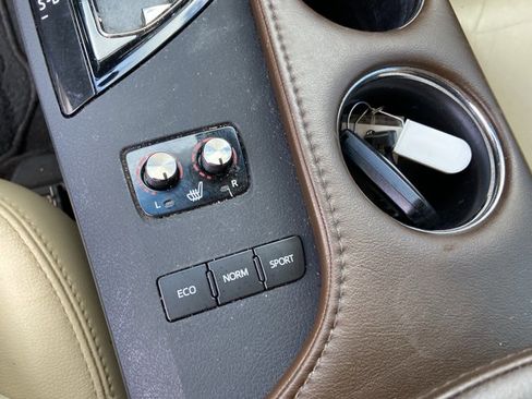 Used 2017 Toyota Avalon Touring image 39