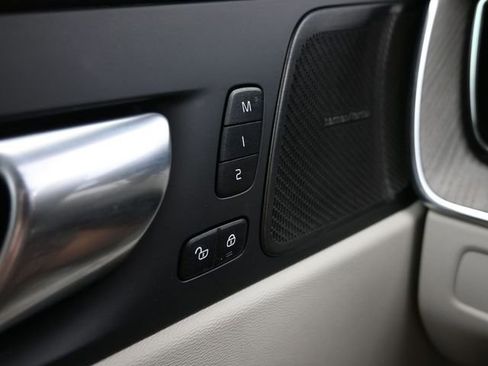 Used 2023 Volvo XC60 B5 Ultimate w/ Climate Package image 30