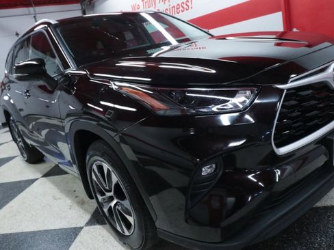Used 2022 Toyota Highlander XLE image 34