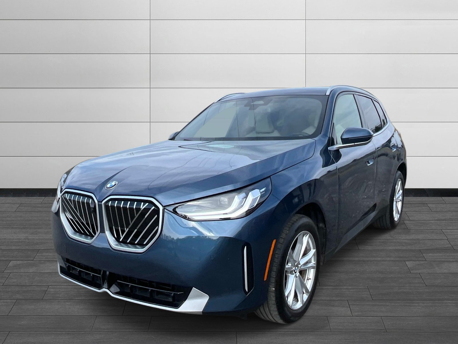 Used 2025 BMW X3 xDrive30i w/ Premium Package AWD/4WD image 7