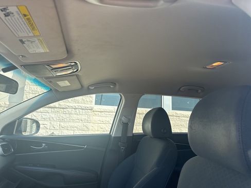 Used 2020 Kia Sorento S image 11