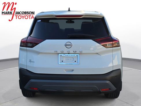 Used 2023 Nissan Rogue S image 10