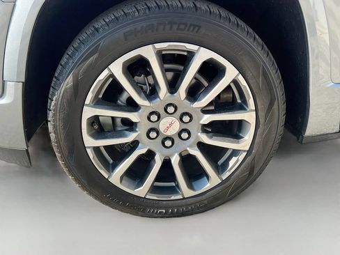 Used 2023 GMC Acadia Denali w/ Denali Ultimate Package FWD image 34