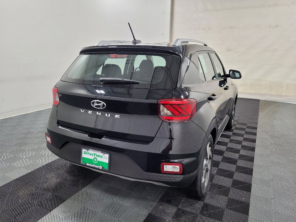 Used 2024 Hyundai Venue SEL FWD image 9