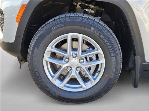 New 2025 Jeep Grand Cherokee Laredo X w/ Luxury Tech Group I AWD/4WD image 10