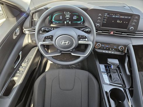 New 2026 Hyundai Elantra Hybrid FWD image 26