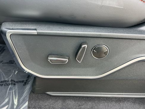 Used 2025 Ford F150 Raptor AWD/4WD image 19