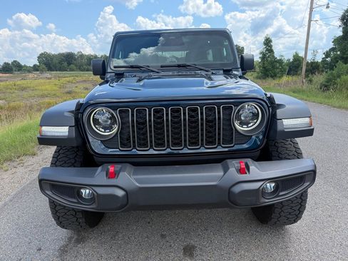 Used 2025 Jeep Wrangler Unlimited Rubicon AWD/4WD image 6
