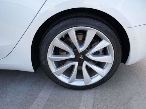 Used 2020 Tesla Model 3 Standard Range RWD RWD image 6