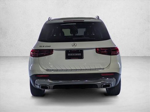 New 2026 Mercedes-Benz GLB 250 image 7
