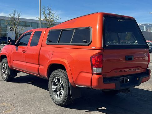 Used 2016 Toyota Tacoma TRD Sport w/ Towing Package image 7