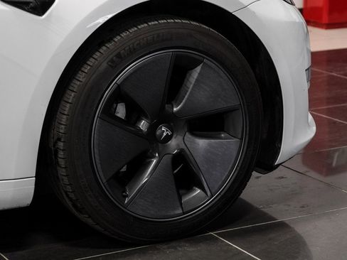 Used 2023 Tesla Model 3 Standard Range image 53