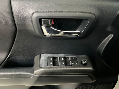 Used 2017 Toyota Tacoma TRD Sport w/ Premium & Technology Package image 55