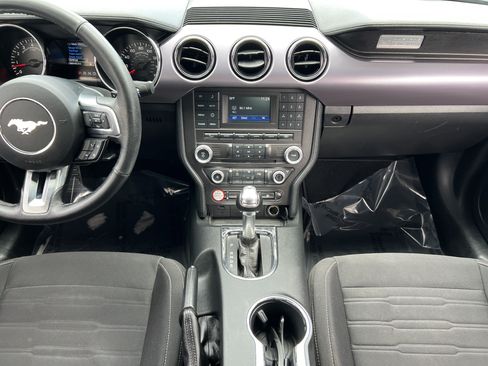 Used 2017 Ford Mustang GT w/ Black Accent Package RWD image 33