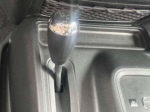 Used 2017 Jeep Wrangler Unlimited Sahara AWD/4WD image 21