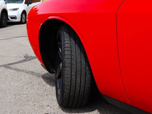 Used 2018 Dodge Challenger SXT RWD image 6