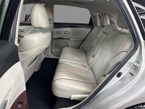Used 2012 Toyota Venza Limited image 10