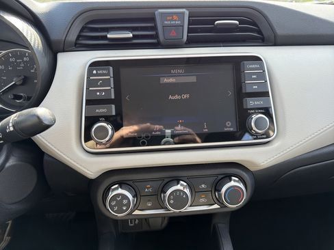 Used 2021 Nissan Versa SV image 28