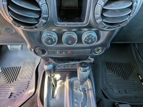 Used 2012 Jeep Wrangler Sport image 19