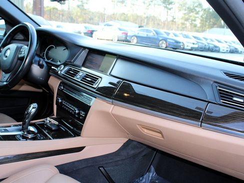 Used 2014 BMW 750Li 750Li image 17