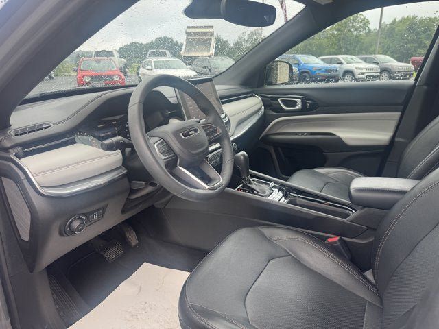 Used 2023 Jeep Compass Limited AWD/4WD image 11