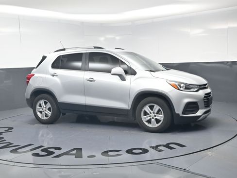 Used 2018 Chevrolet Trax LT w/ LT Convenience Package FWD image 15