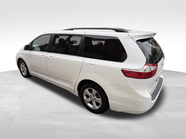 Used 2016 Toyota Sienna LE FWD image 32