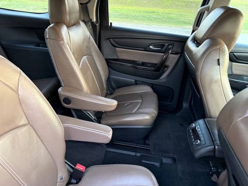 Used 2016 GMC Acadia SLT FWD image 29