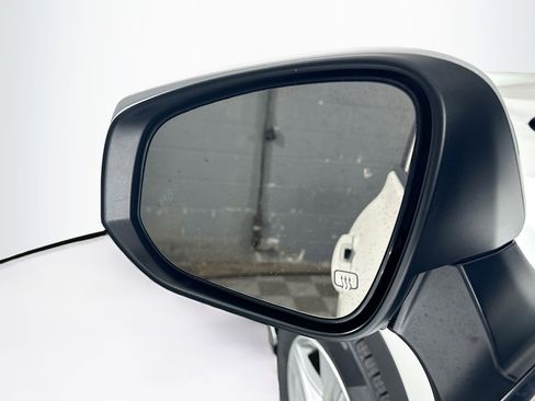 Used 2024 Toyota Highlander LE image 16