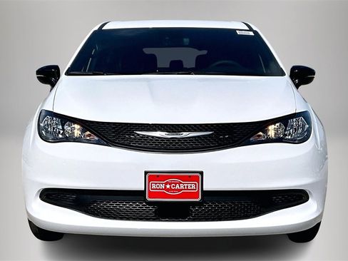 New 2025 Chrysler Voyager LX image 12