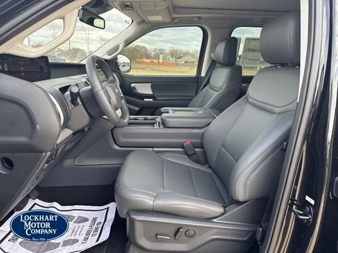 New 2025 Ford Expedition Active image 9