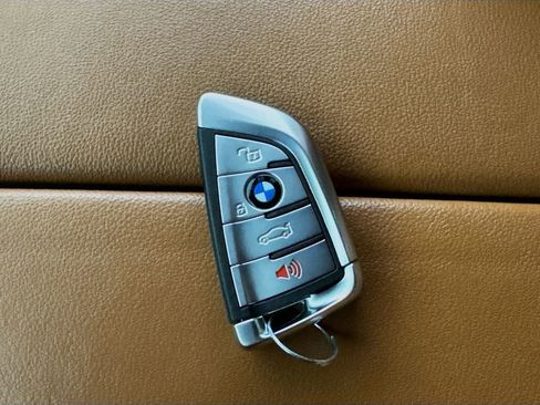 Used 2021 BMW X7 M50i w/ Executive Package image 34