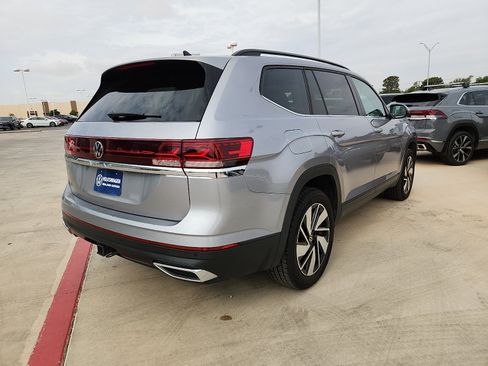 Used 2025 Volkswagen Atlas SE FWD image 7