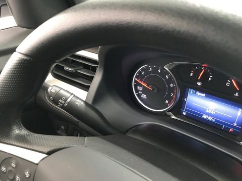 Certified 2023 GMC Acadia SLE w/ Driver Convenience Package image 19