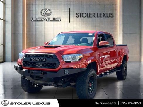 Used 2016 Toyota Tacoma TRD Sport w/ Towing Package image 3
