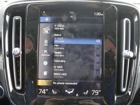 Used 2021 Volvo XC40 T5 R-Design image 41