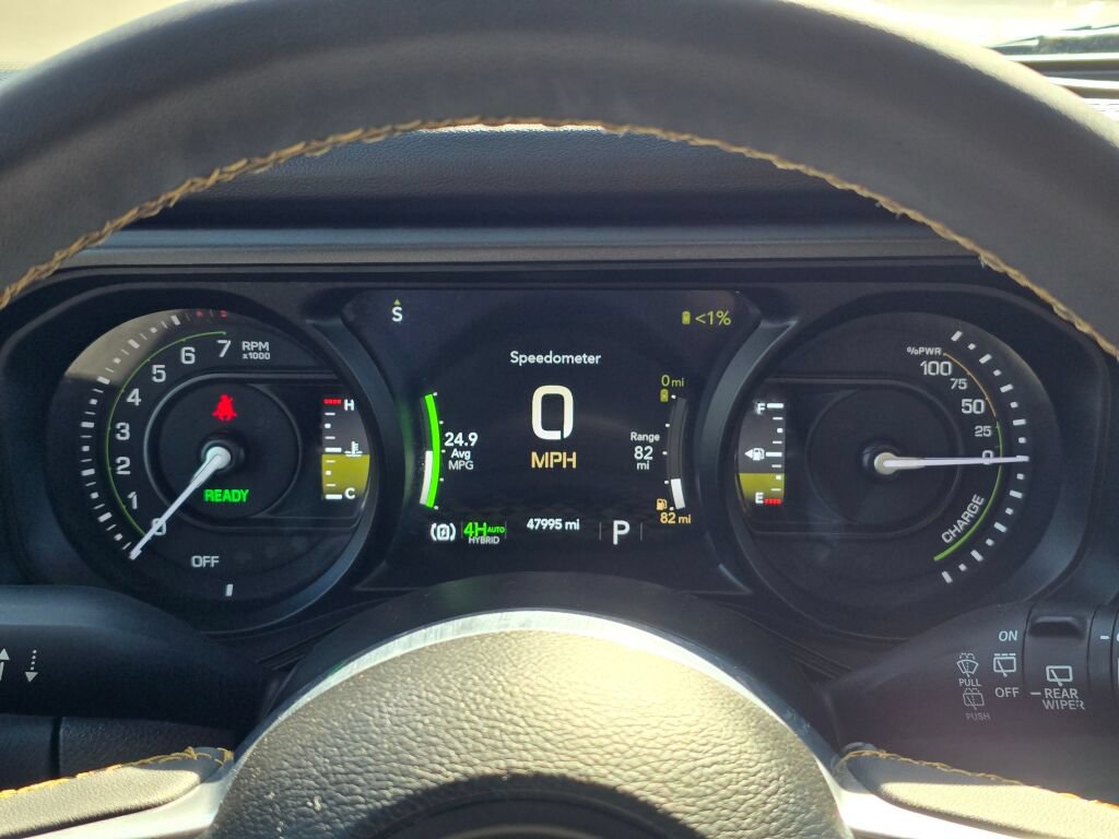Used 2024 Jeep Wrangler Unlimited Sahara AWD/4WD image 23