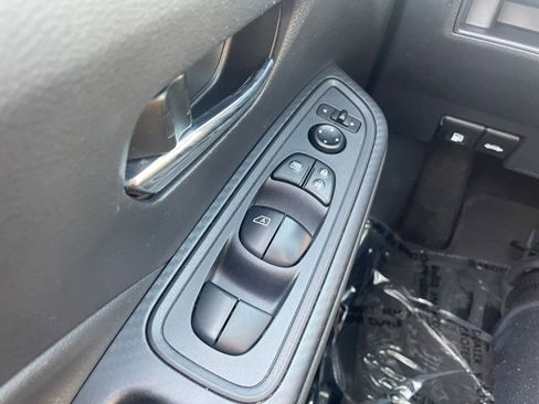 Used 2025 Nissan Versa SV image 18